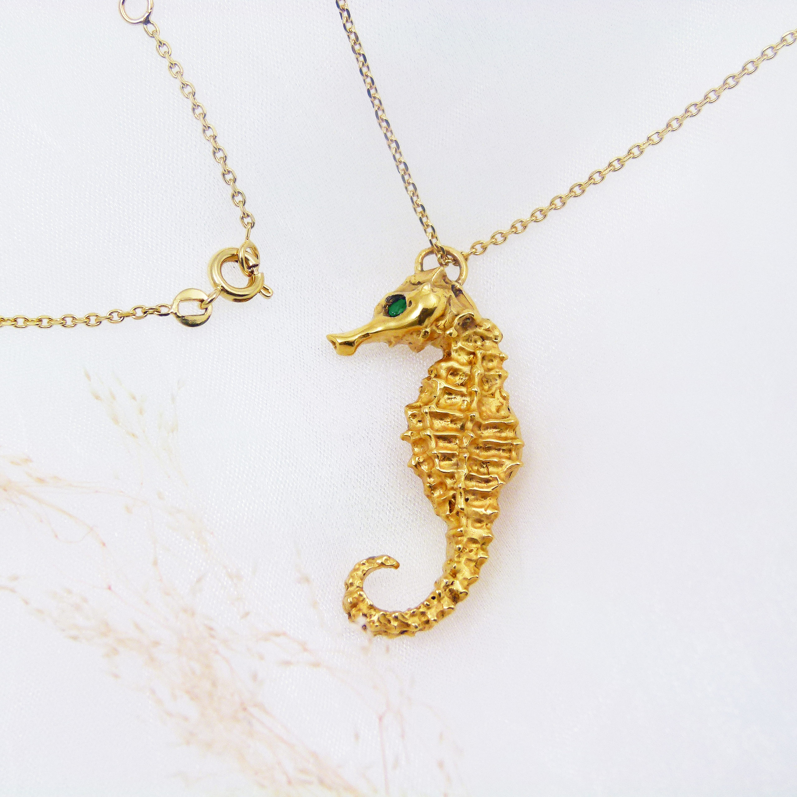 Pendentif hippocampe Vermeil & Grenats verts tsavorites