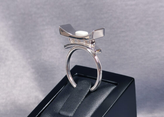 Bague torii femme argent et nacre
