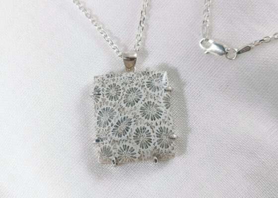 Pendentif Corail Fossilisé blanc Argent