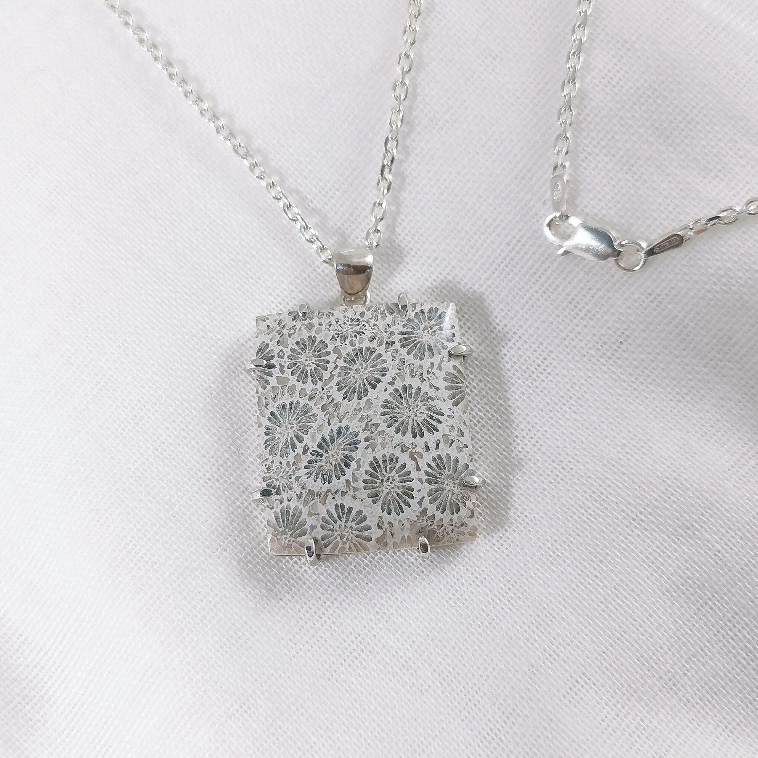 Pendentif Corail Fossilisé blanc Argent Pendentif Corail Fossilisé blanc Argent