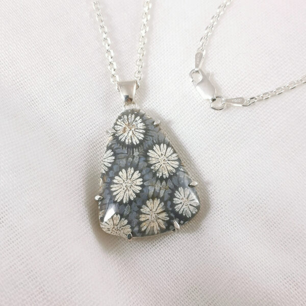 Pendentif Corail Fossilisé gris Argent