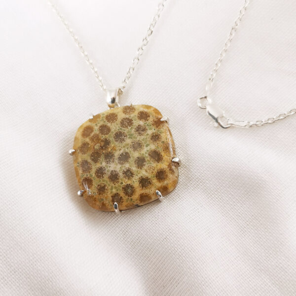 Pendentif Corail Fossilisé orange translucide Argent